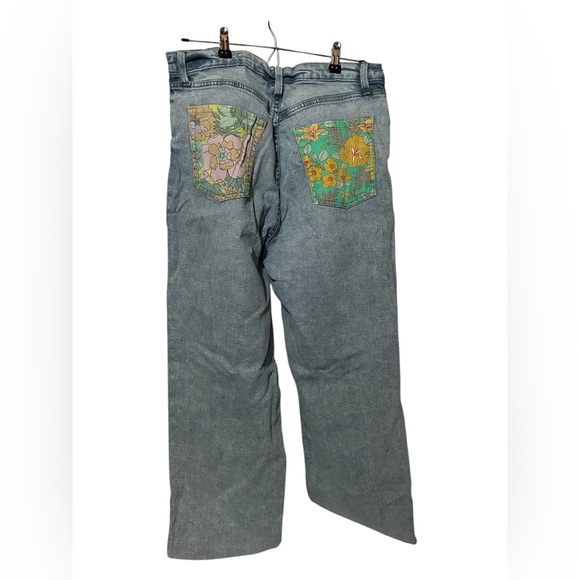 Wild Fable Light Wash Distressed Women’s Jeans, Size 12 - Picture 2 of 6